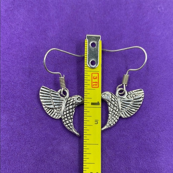 💛 Classic Silver Hummingbird Earrings - Picture 2 of 3